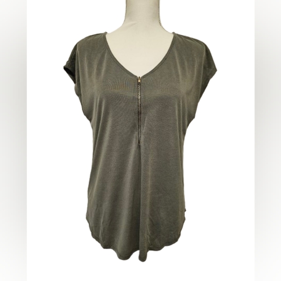Green Envelope Olive Lightweight Top Women's Size Medium - Picture 1 of 7